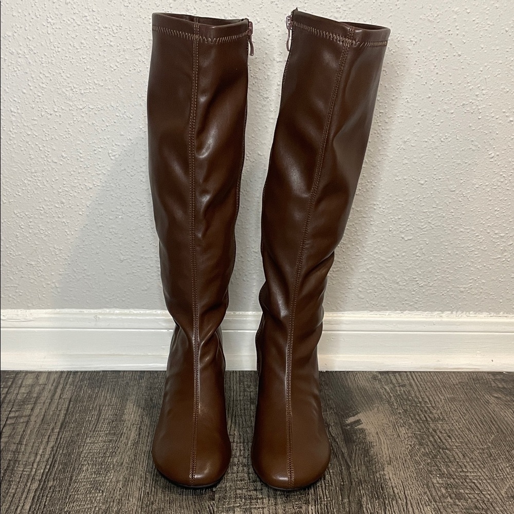 Chic Brown Heeled Women's Boots - Picture 3 of 6